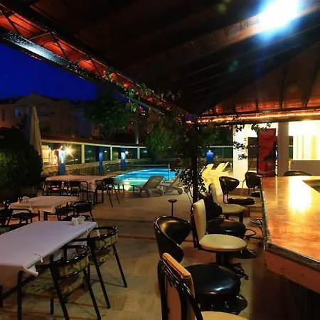 Ξενοδοχείο με διαμερίσματα Koz Marigold Çeşme